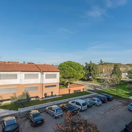 Appartement Bella With Balcony Poreč