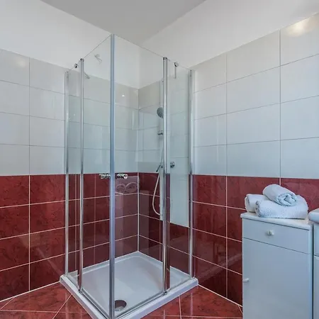 Bella With Balcony Apartment Porec