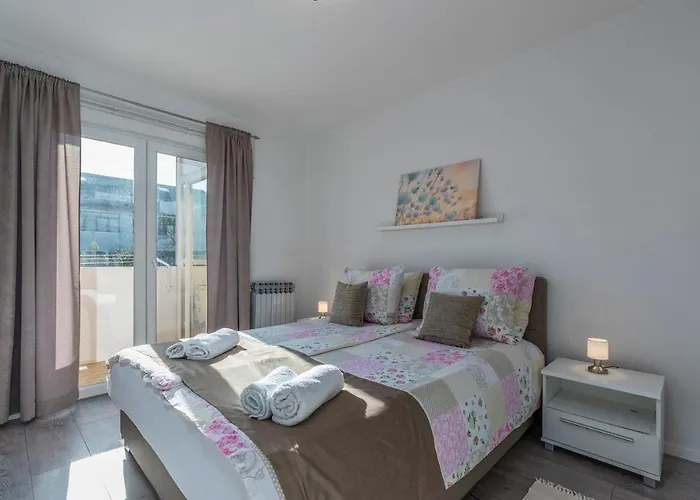 Apartman Bella With Balcony *